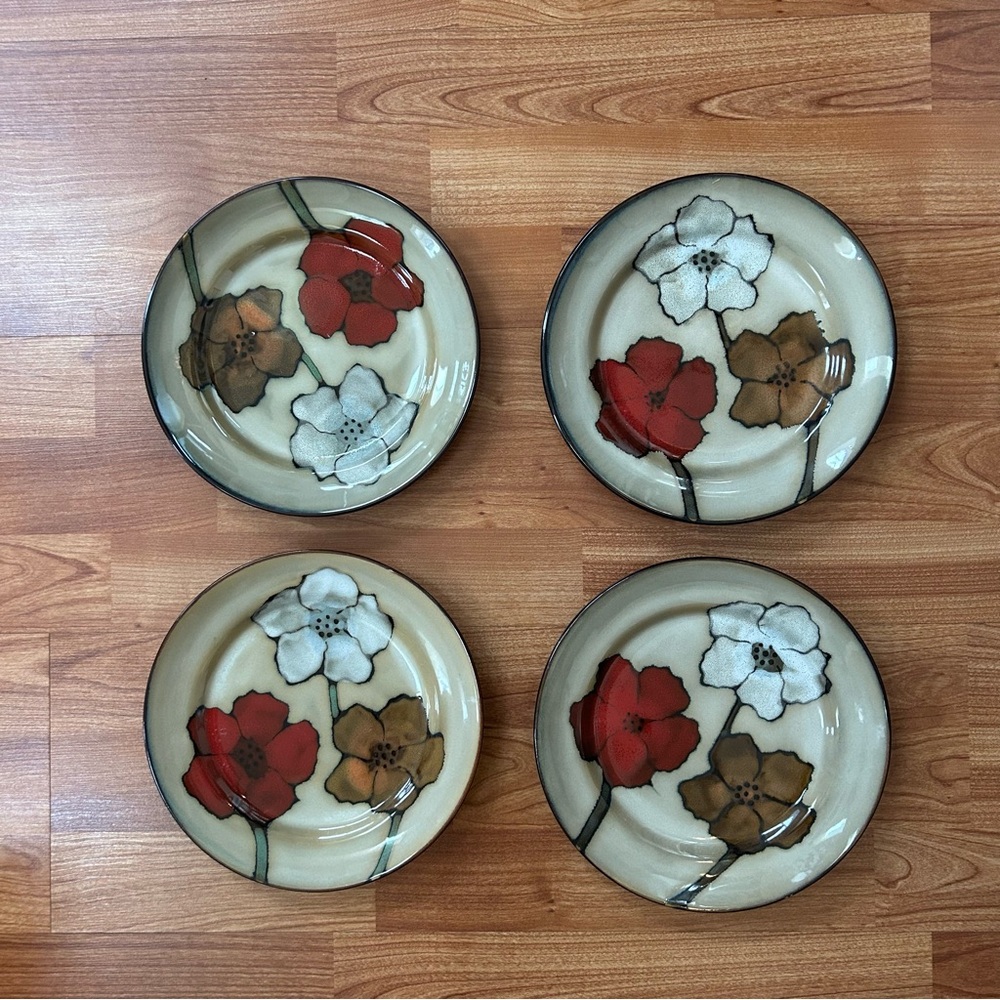 Four Pfaltzgraff painted poppies salad lunch plates